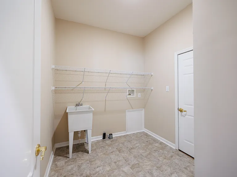 74 Macel Dr — Photo 3