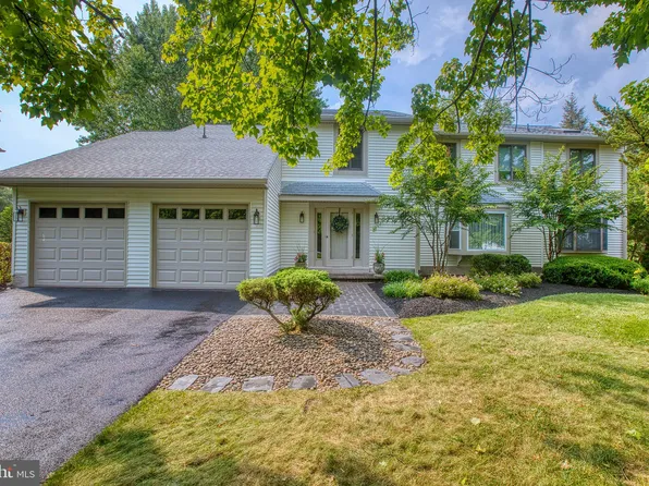 1167 Quarry Commons Dr, Yardley, PA 19067