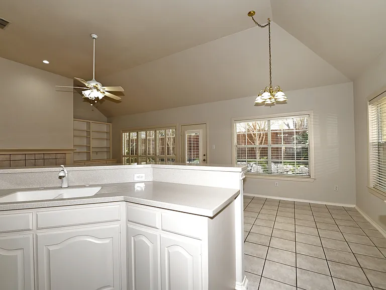 1615 Hawks Tree Ln — Photo 24