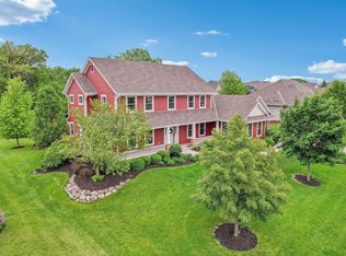 N62W13520 Sunburst Dr, Menomonee Falls, WI 53051