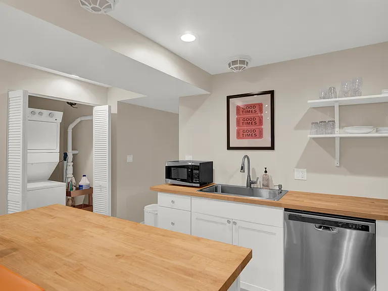 3015 W Belden Ave #G — Photo 9