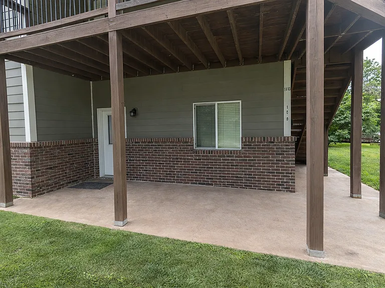1413 Paris Rd — Photo 32