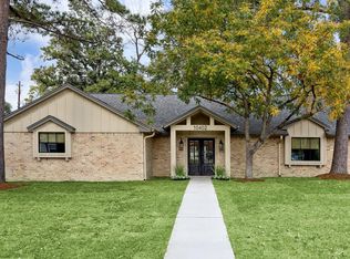 10402 Raritan Dr, Houston, TX 77043