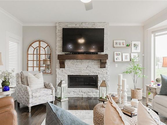 5th image of 7004 Meadowlark Ln