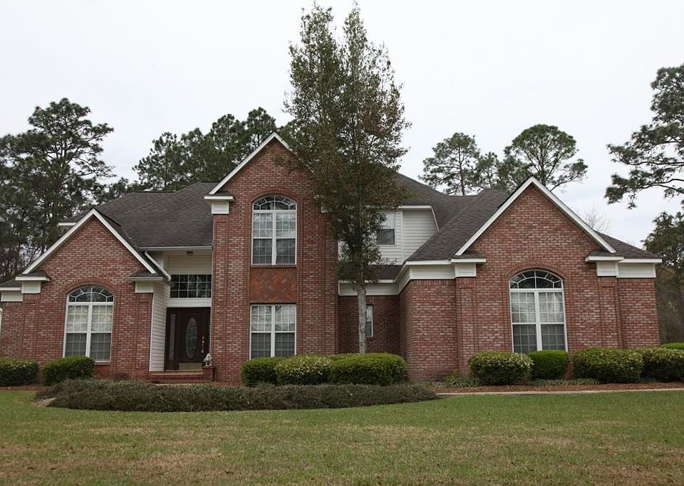 1st image of 208 Lakespring Dr