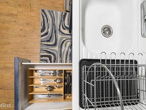 737583255980011999_1508456735