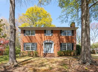 3202 Robin Hood Dr, Greensboro, NC 27408