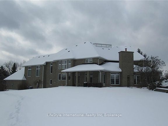 2nd image of 220 Arkell Rd