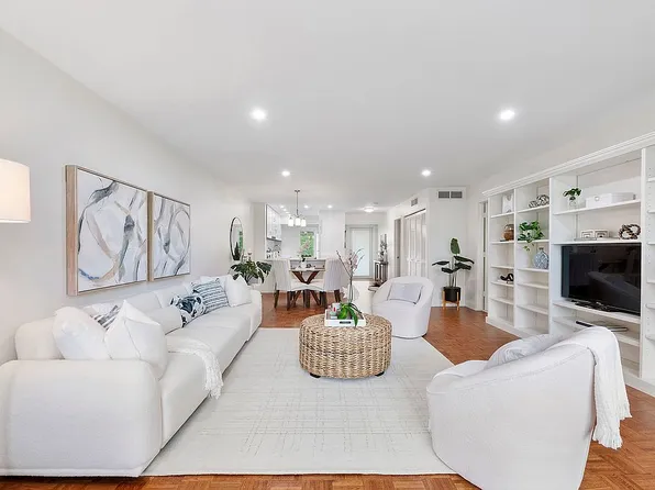 60 Venetian Dr #105, Delray Beach, FL 33483