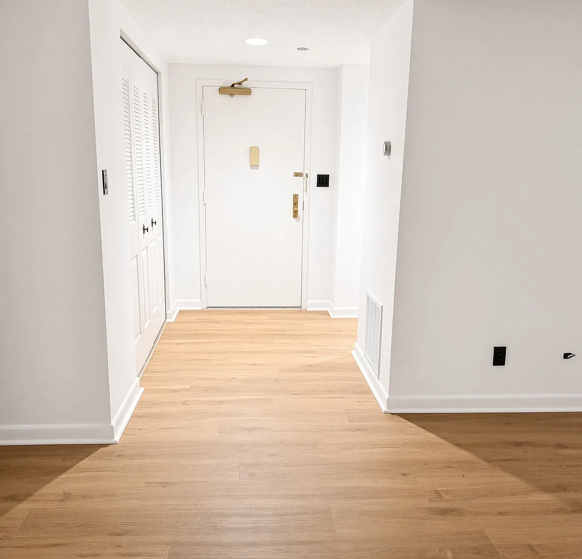 2 bed, 1.5 bath, 1194 sqft, $1,999 — Photo 4
