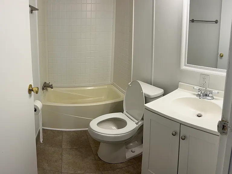 107 Quiet Oak Dr — Photo 9