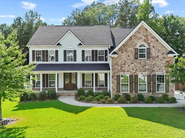 2812 Clifton Oaks Dr, New Hill, NC 27562