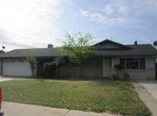 2377 Burnham St, Selma, CA 93662