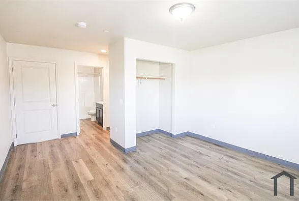 223 N School St #E — Photo 18