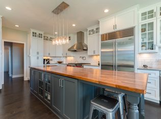 W217N5483 Taylors Woods Dr, Village of menomonee falls, WI 53051