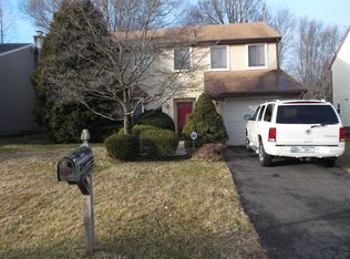 13 Heather Ln, Horsham, PA 19044