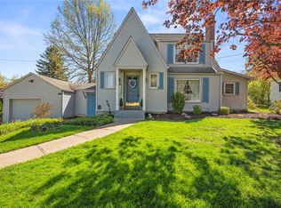 1118 Bon Air Dr, Sharon, PA
