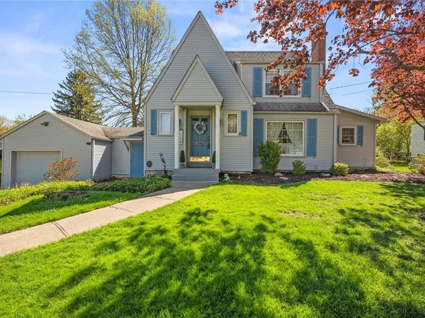 1118 Bon Air Dr, Sharon, PA 16146