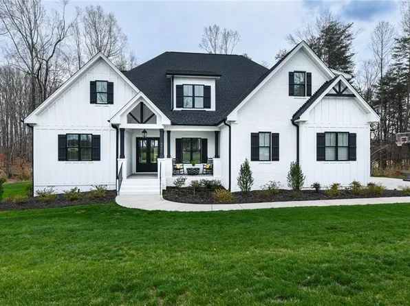 5507 Briardenn Ct, Summerfield, NC 27358