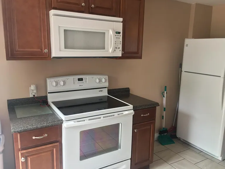 439 Fairview Ave — Photo 8
