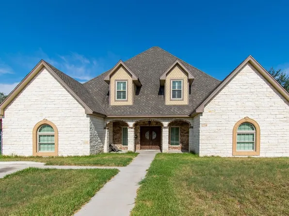 1811 S Cameron St, Alice, TX 78332