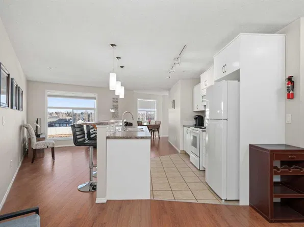 700 W Willowbrook Rd NW #2321, Airdrie, AB T4B 0L5