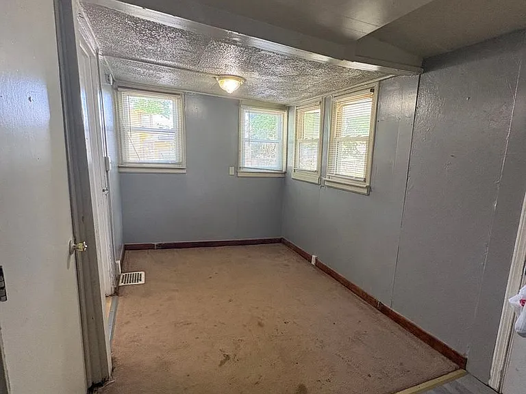 5401 Highland Ave — Photo 17