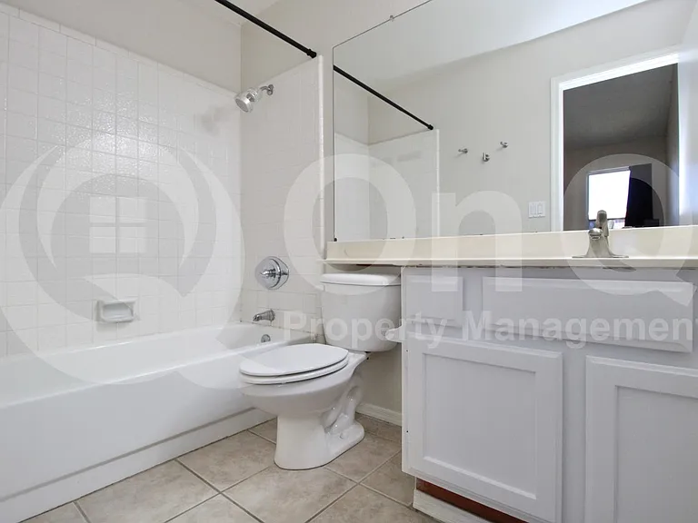 1961 N Hartford St #1049 — Photo 14