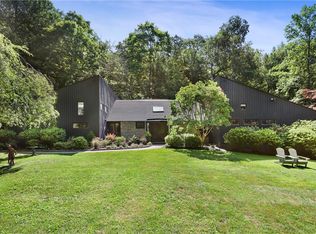 22 Blacksmith Ln, Pound Ridge, NY 10576