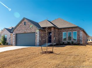 14736 S Maplewood Pl, Bixby, OK 74008