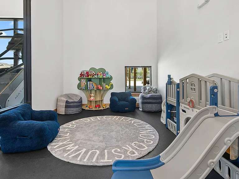 The Wesley Apartments & Townhomes — Photo 3