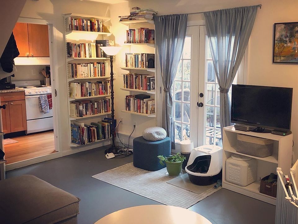 Downstairs room as decorated by previous tenant.