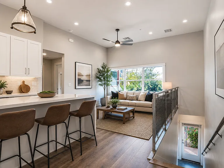 402 W Roosevelt St #203 — Photo 4