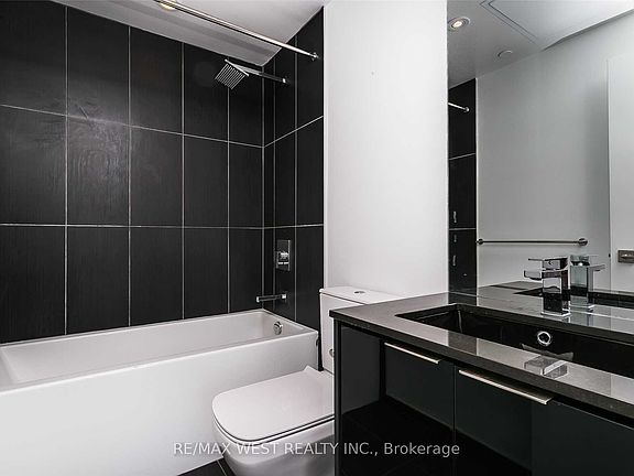 4th image of 70 Temperance St #1615