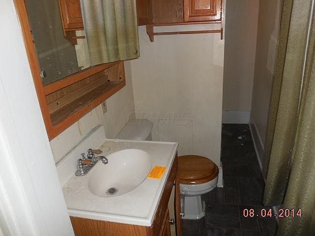 1st image of 914 Gaston Ave