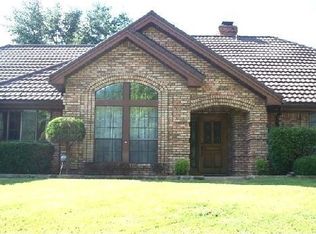 3705 Welwyn Way Dr, Bedford, TX 76021