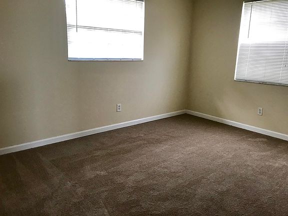 4th image of 1352 Park Ln