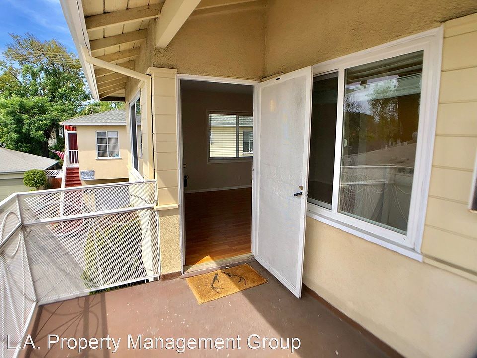 1st image of 4915 Cahuenga Blvd APT 4