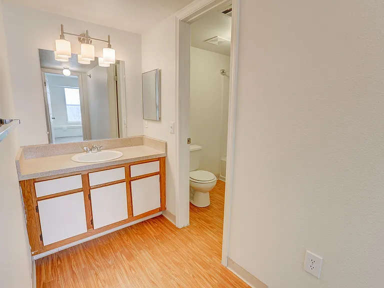 Americana Lakewood Apartments — Photo 110