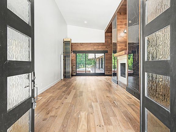 4th image of 8519 McCrory Ln
