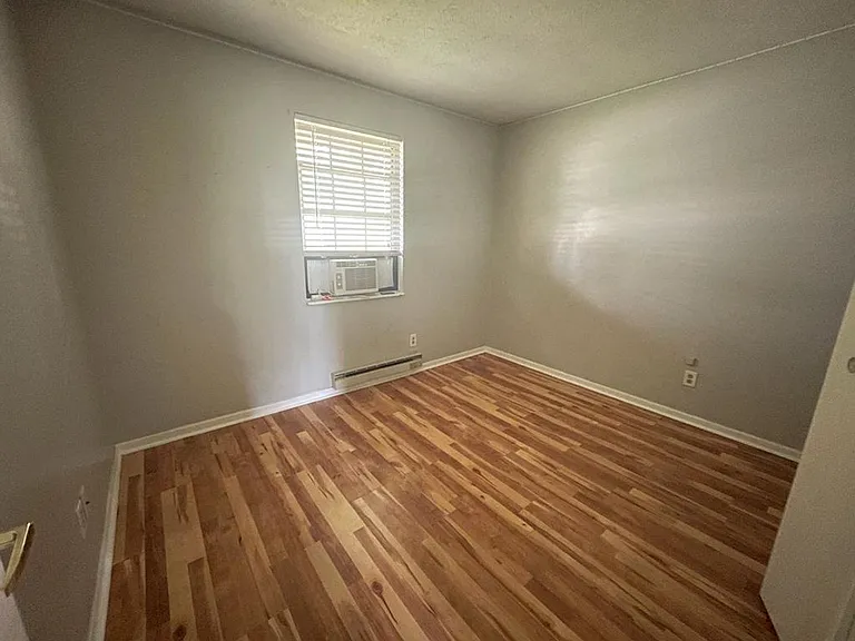 5249 Yucatan Dr — Photo 5