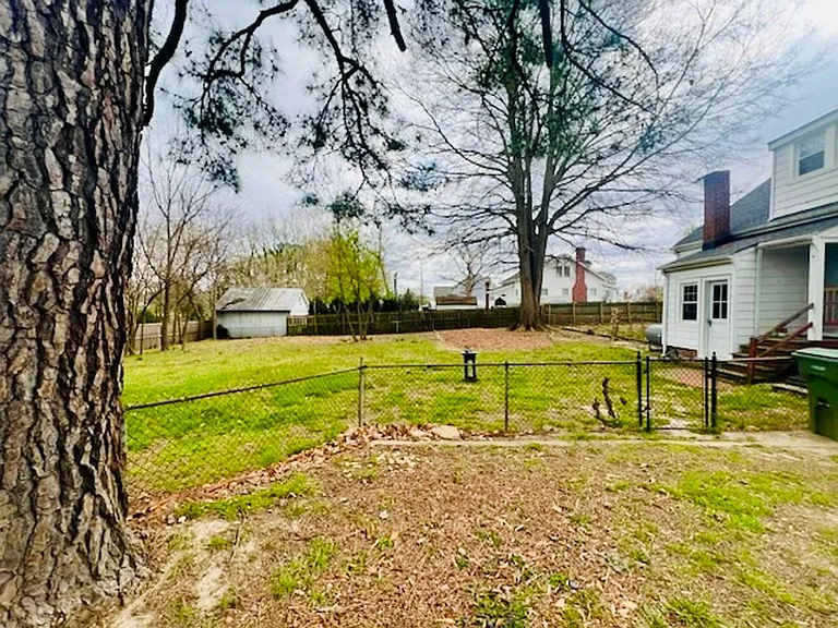4066 Walmsley Blvd — Photo 8