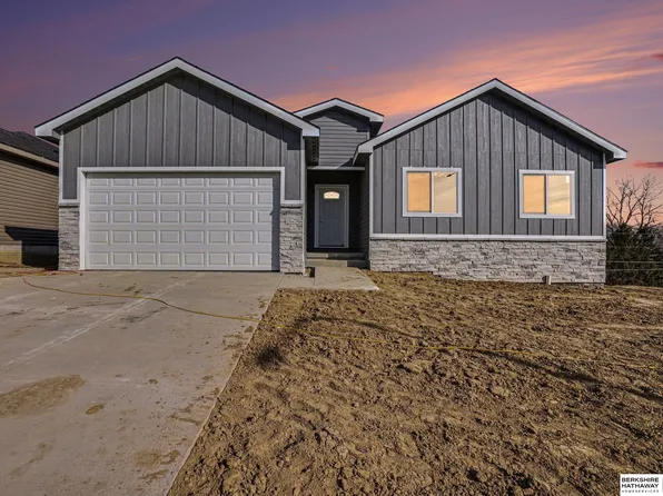 7706 33rd Ave, Bellevue, NE 68147