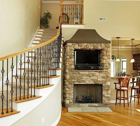 5th image of 613 Imperial Lakes Dr