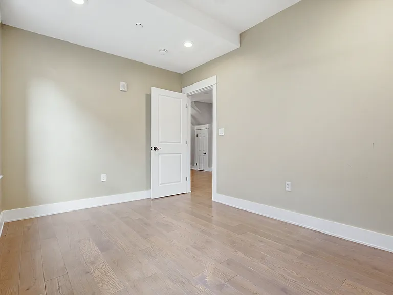 447 Frankfort St #1 — Photo 20