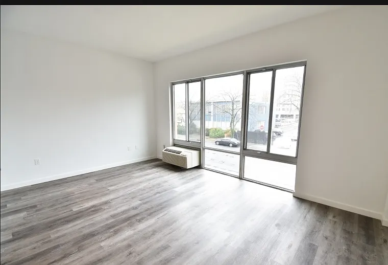 100 Evergreen Pl #2E — Photo 9