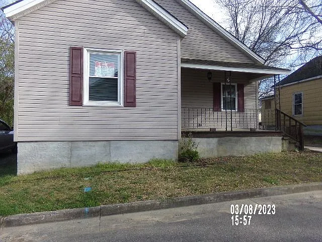 318 Hasty St — Photo 1