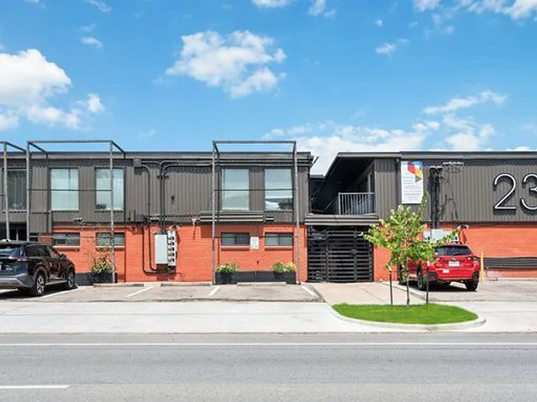 2301 Commonwealth St — Photo 7