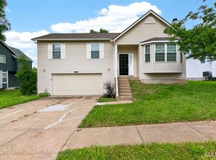 14459 Williamsburg Manor Dr, Florissant, MO 63034