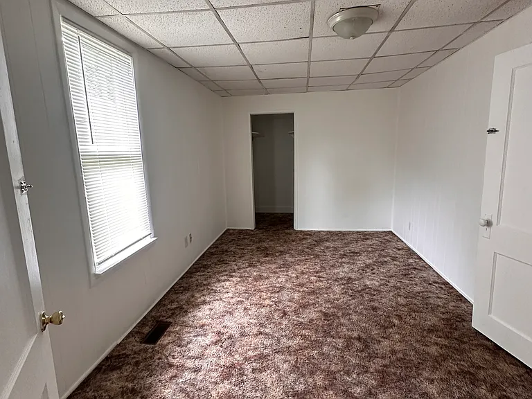 216 E St NW — Photo 7